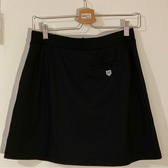 Dagny Scout Mesh Golf Skort - Picture 5 of 7